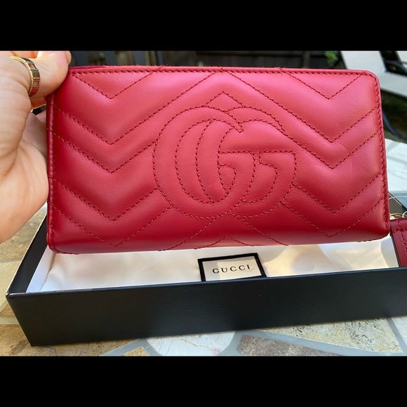 GG Marmont Medium Quilted Zip Wallet, Red - Picture 2 of 7